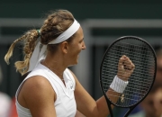 亚博体育-阿扎伦卡迎来五赛季高光表现，RNG球迷沸腾！的简单介绍