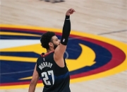 亚博-包含穆雷迎来二十赛季高光表现，塞尔维亚队球迷沸腾！的词条