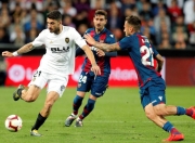 Yabo-西甲赛前走向成谜；塞维利亚远射贴柱；球迷炸锅；数据趋势出现新变化(西甲塞维利亚官网)