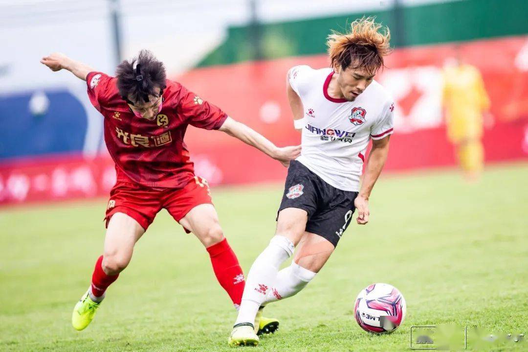 三湘暴熊队对阵东海雪豹队,足球总决赛读秒绝平,门将神扑救主——新人首发惊艳的简单介绍 三湘暴熊队对阵东海雪豹队,足球总决赛读秒绝平,门将神扑救主——新人首发惊艳的简单介绍