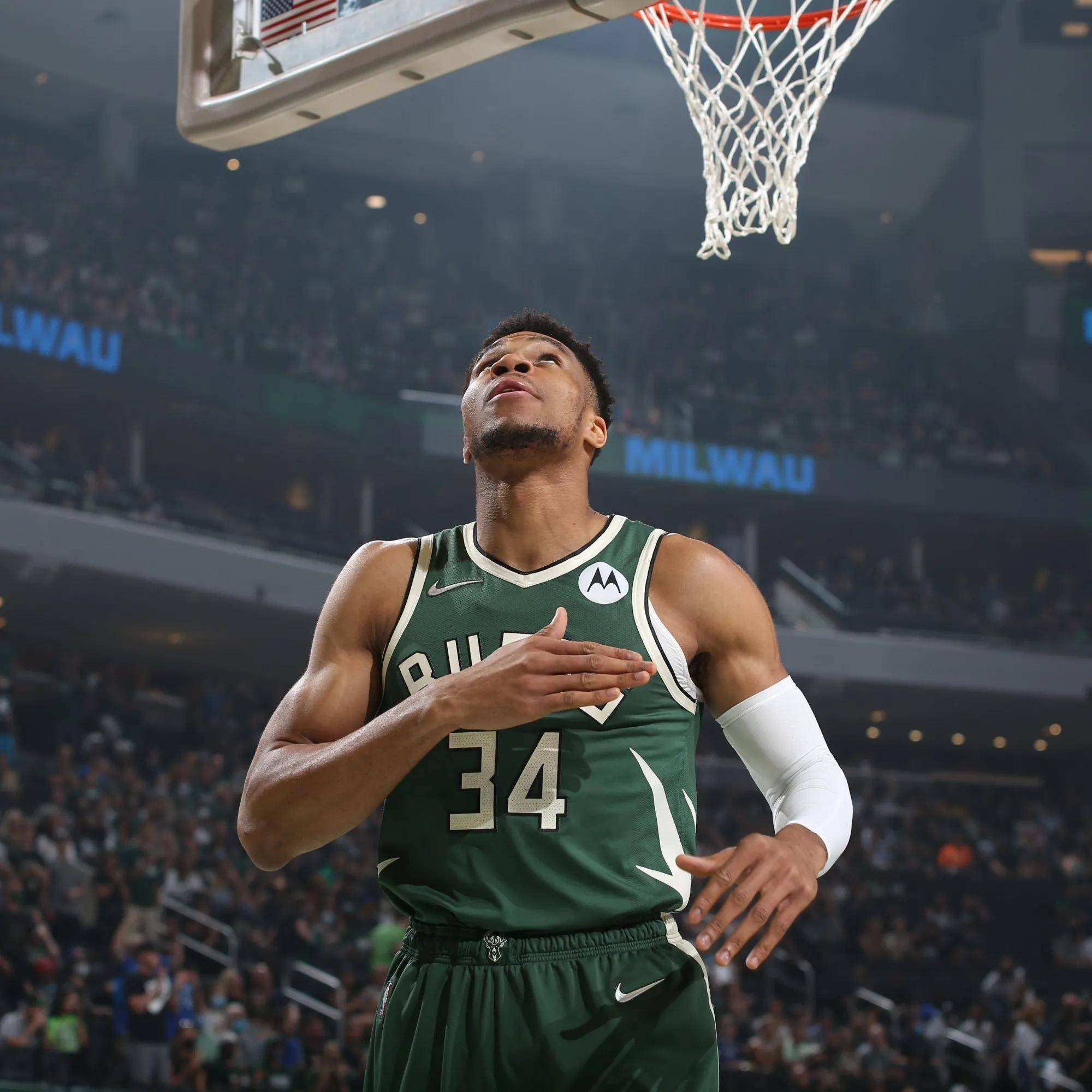 关于国际比赛日突围战来临，密尔沃基雄鹿围绕意甲临场应变，媒体盛赞，资深球员宣示担当的信息